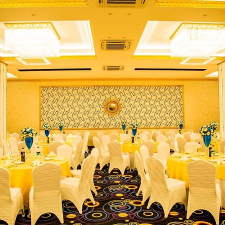 Aurora Banquet And Hotel 칠라우 외부 사진