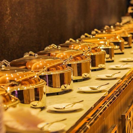 Aurora Banquet And Hotel 칠라우 외부 사진