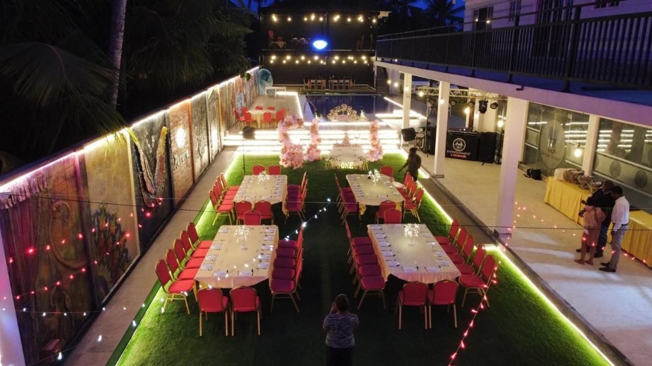 Aurora Banquet And Hotel 칠라우 외부 사진