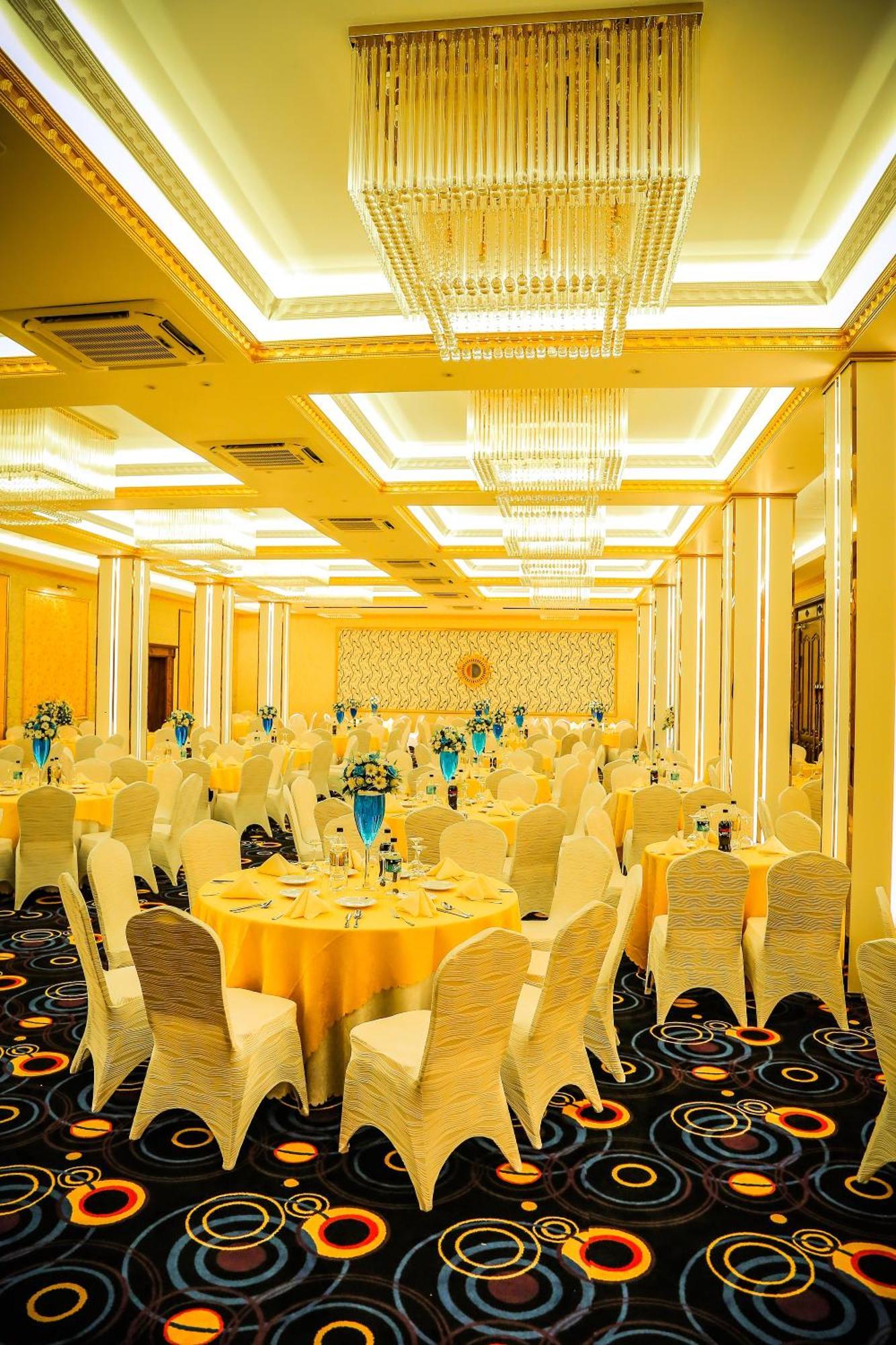 Aurora Banquet And Hotel 칠라우 외부 사진